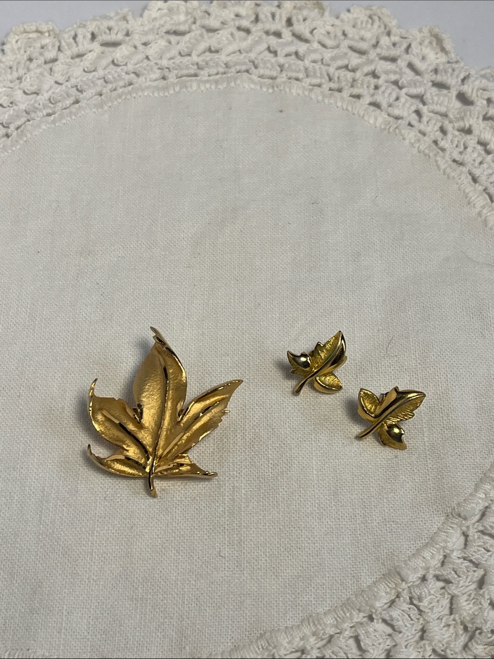 Vintage Avon "Solar Gold" Maple Leaf brooch and pierced earring Demi-Parure